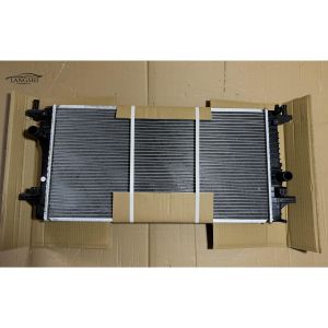 China 10122633 Auto Spare Parts Aluminum Radiator for MG 6 and ROEWE RX5 Car Cooling System on sale