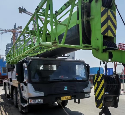 Buy cheap Second Hand 2021 Zoomlion Mobile Crane Model ZTC800V653 Double Hooks from wholesalers