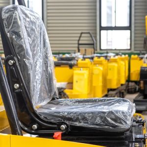 Buy cheap 3365mm Dumping Height Mini Excavator For Farm Use Hydraulic Transmission from wholesalers