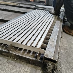 YB/T4001-2007 Standard Polished Metal Grid Grating Customizable Versatile