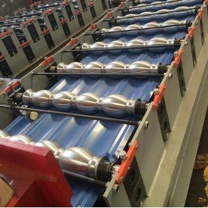 2018 new type color steel glazed tile roll forming machine PLC control automatic