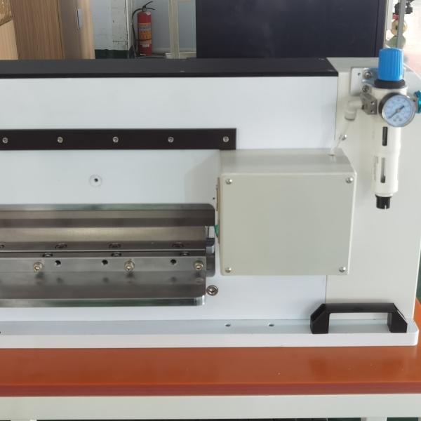 Quality 2KW AC380V PCB Depaneling Machine With High Cutting Precision / High Positioning Accuracy for sale