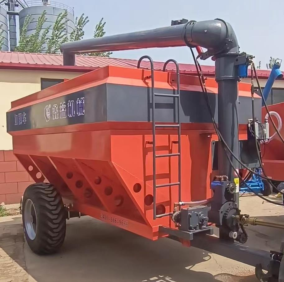 Buy cheap Tractor-Pulled Grain Fertilizer Spreader 3-9 m3 Capacity from wholesalers