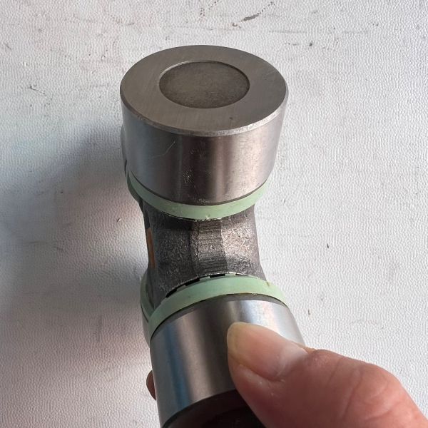 Heavy-Duty Universal Joint with 500,000 Cycles Fatigue Life 8000N・m Torque Bearing and 4000r/min Speed Range for Yutong King Long Higer Buses