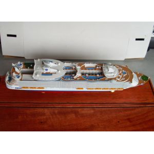 Scale 1:900 Oasis Of The Seas Royal Caribbean Cruise Ship Models With Engraving Printing Hull Logo Printing