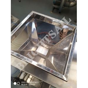 350 - 1400kg Weight 200 - 500kg/H Maximum Yield Peanut Crusher Machine