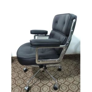 Buy cheap Commercial Furniture Ergonomic Office Chair Mid Century Design With Thick Pad Armrest from wholesalers