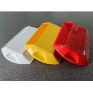 ABS Plastic Reflective Road Stud with Double Common Reflector for Traffic Safety