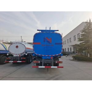 Buy cheap High Efficiency Oil Tank Truck 8X4 LHD Euro2 371HP from wholesalers