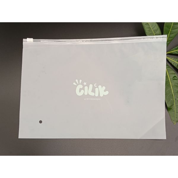 Eco-Friendly Food-Safe Reusable CPE Frosted Zipper Pouch Storage For Clothes