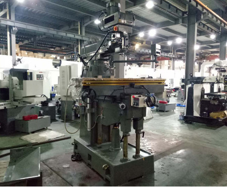 Buy cheap Draw Bar Turret Milling Machine 5HP Spindle With Ball Screw from wholesalers