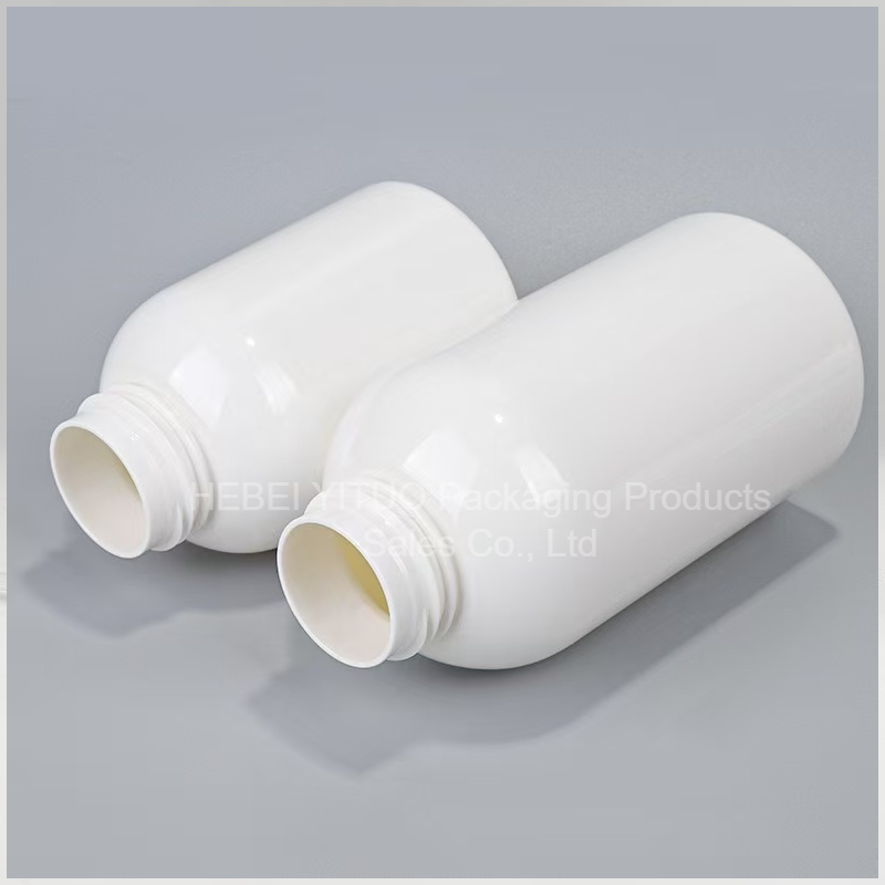 Buy cheap Reusable Empty White Plastic Shampoo Container / Custom Shampoo Bottles from wholesalers