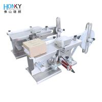 China Manual Small Box Corner Labeling Machine With Transparent Label Sensor For Transparaent Label Box for sale