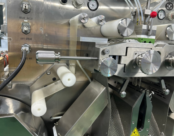 Compact Customizable Soft Gel Formulation Equipment Running Speed 0-8rpm 1200mm X 800mm X 1600mm