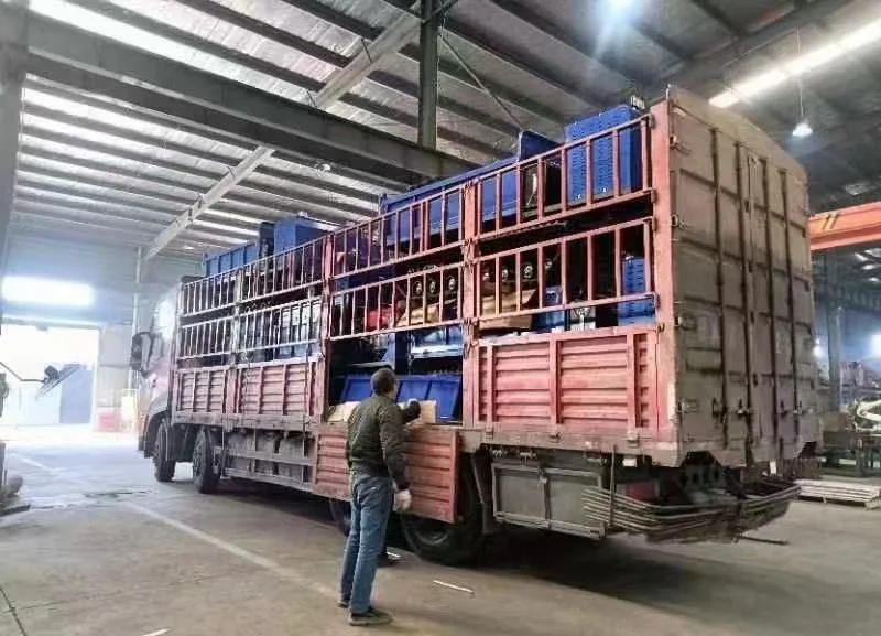 1500kgs Hydraulic Dumping Forestry Machinery Diesel Engine Powered 1-20km/H Walking Speed GF1500c Rubber Truck Loader