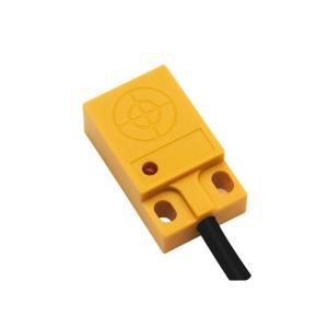 DC three-wire PNP normally open inductive proximity switch TL-W5MF1