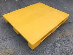 Buy cheap 2019 New 1200*1000 HDPE plastic pallet with stopper edge from wholesalers