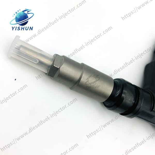 Quality 0950005302 23670E0131 Diesel Fuel Injector Nozzle 095000-5302 23670-E0131 For H-INO N04C Diesel Engine Part for sale