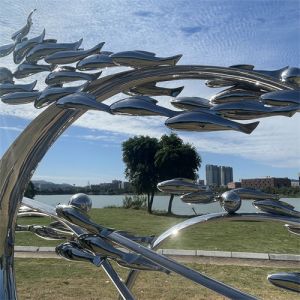 Mirror Modern Metal Art Fish Sculptures Polished For Garden Decoration