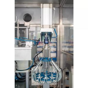 Stainless Steel 4-12 Head Capping Machine For Bottles With Good Looking