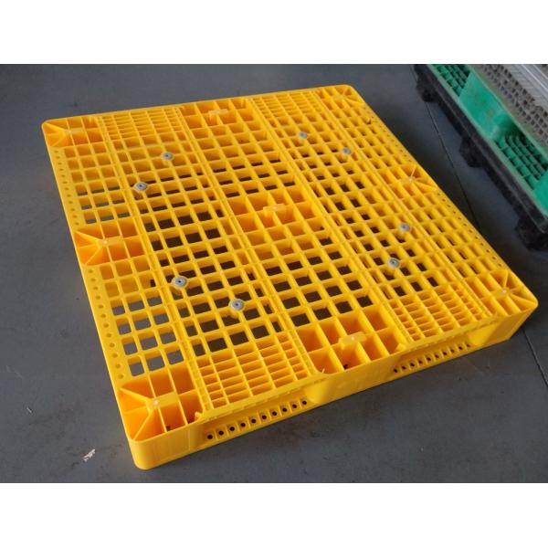 Light plastic pallet manufacturer for transportation and storage