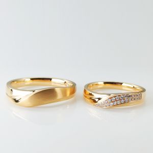 Buy cheap Intense Design Feeling Men20 Women13 18k Gold With Diamond Ring from wholesalers