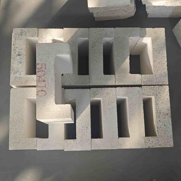 White or Customized Ceramic Parts with Custom Corundum Mullite Refractory