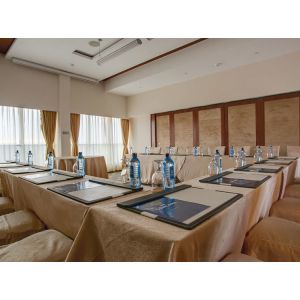 Soundproofing Movable Partition Wall with 800N Sealing Power and 40N/m Magnetic