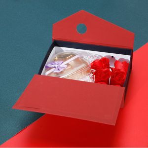 Cardboard Paper Wedding Gift Box Packaging With Magnetic Folding With PU Handle