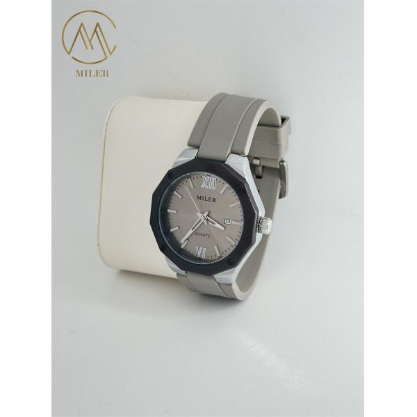 Round Dial Shape Silicon Strap Waterproof Quartz Watch with Multiple Colors for