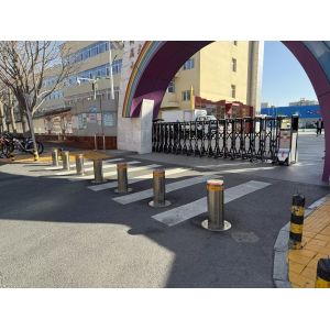 Q345 Versatile Semi Automatic Bollards 325mm Diameter Easy Operation