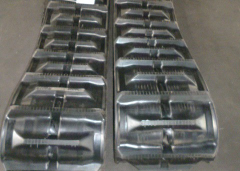 Quality Anti Vibration Harvester Agricultural Tracks High Tractive Force for sale