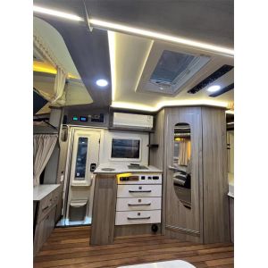 China 1500kg Max Payload Motorhomes with 8AT Automatic Transmission on sale