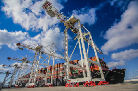 Quality Large Scale High Speed Harbour Portal Crane 5T To 80T Ship Loading Crane for sale Buy cheap Large Scale High Speed Harbour Portal Crane 5T To 80T Ship Loading Crane product