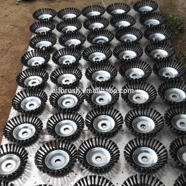 Weed brush for garden tools 5.jpg