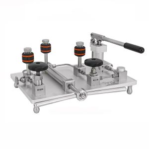 Buy cheap Manual 11 Kg 6MPa Pneumatic Calibration Hand Pump from wholesalers