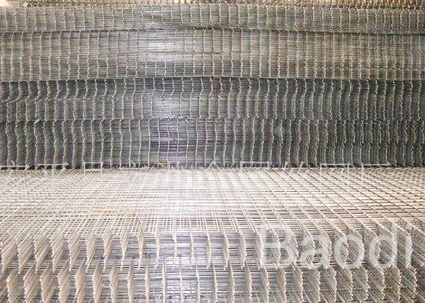 5' High Hog Wire Mesh Panels Hot Dipped Galvanized Welded Pattern 4 Gauge