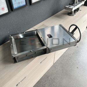 China Fully Enclosed Aluminum Shielded Cast Steel Gate Valve For Particles on sale