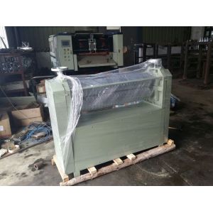 Buy cheap 50Hz Adjustable Glue Roller Machine 1600mmX1000mmX1300mm With CE Approved from wholesalers