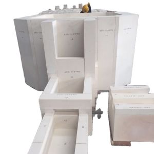 Colored Glass Kiln Refractory Block Metering Spout with Heat Baffles and Plunger