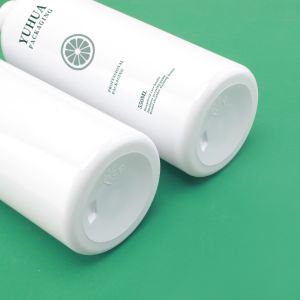 Buy cheap Clear 550ML Cosmetic Plastic Packaging Bottles Silk Screen Printing from wholesalers