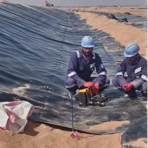 Environmentally-friendly HDPE geomembrane plastic liner for fish farm pond liner