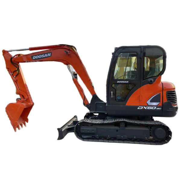 Quality Used Doosan DX60 9C Excavator Mini Digger High Efficiency With Blade Dozer for sale