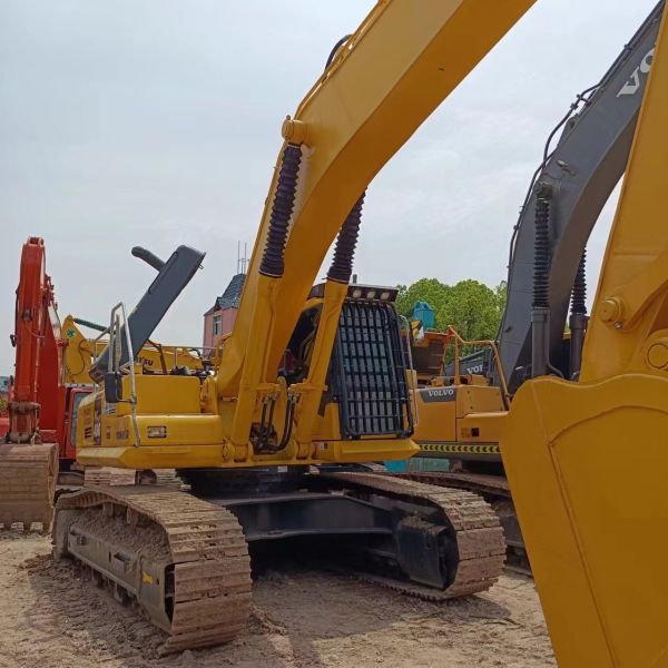 Shanghai Digger Machine Komatsu PC400-8 40 ton Excavator with Original Hydraulic Valve