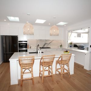 Buy cheap Modern Modular Lacquer Kitchen Cabinet Custom White Shaker Easy Clean from wholesalers