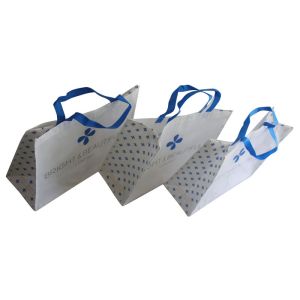 Buy cheap White and Blue 85gsm Nonwoven Fabric Carrier Bags With Matt Coated,White Piping,Button,Blue Handle Resable & Durable Bag from wholesalers