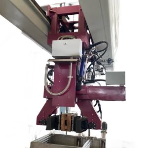 High Efficiency Low Pressure Die Casting Machine For Mechanical Parts And