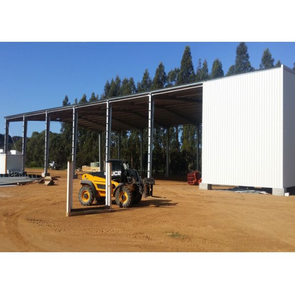 Quality Alkyd Primer Gable Frame Prefabricated Steel Structure for sale
