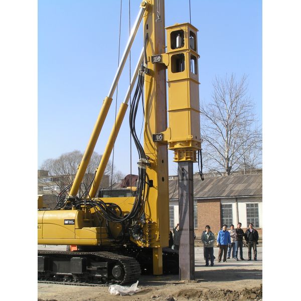 Buy cheap C7 STH Engine Hydraulic Piling Rig TH60 Drilling Diameter 300MM from wholesalers