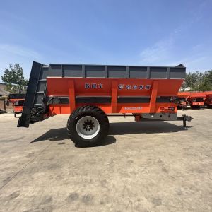 Buy cheap Frozen Manure Spreader Double Vertical Auger Crusher Evenly Spread from wholesalers